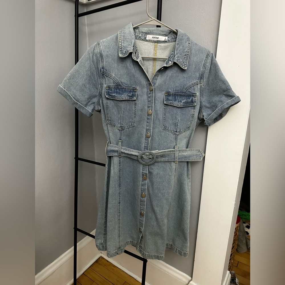 JustFab Light Wash Denim Dress, Belted Front, Button Front, Size L, Never Worn